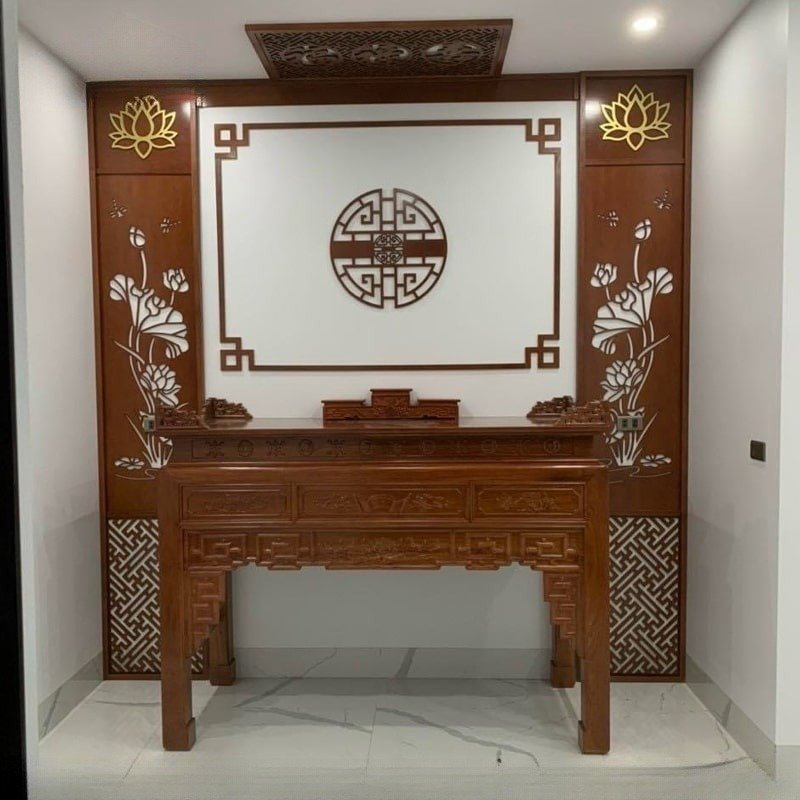 Vách ngăn phòng thờ khắc hoa sen đẹp, phong thủy